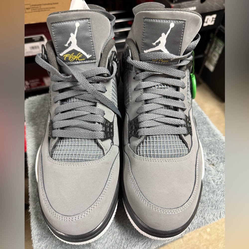 Air Jordan 4 Retro Sneakers